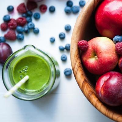 Apple smoothie with dandelion