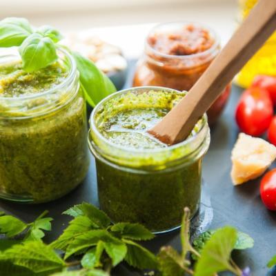 Pesto recipes: Pesto with wild garlic.