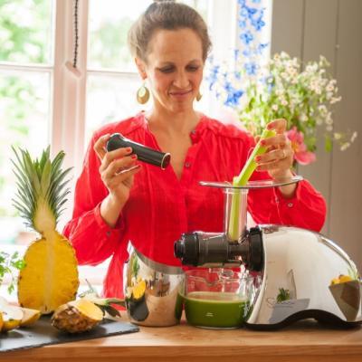 Celery juice from celery, parsley, pineapple, apple and lemon