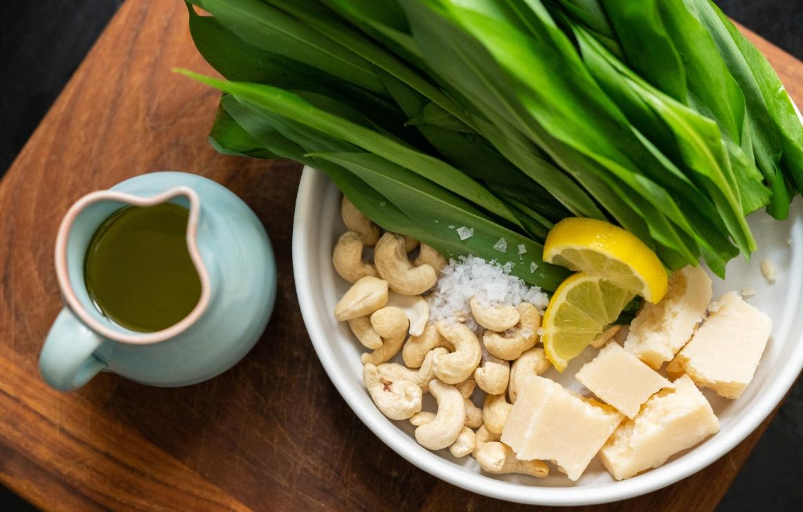 Wild garlic pesto with cashews and Parmesan