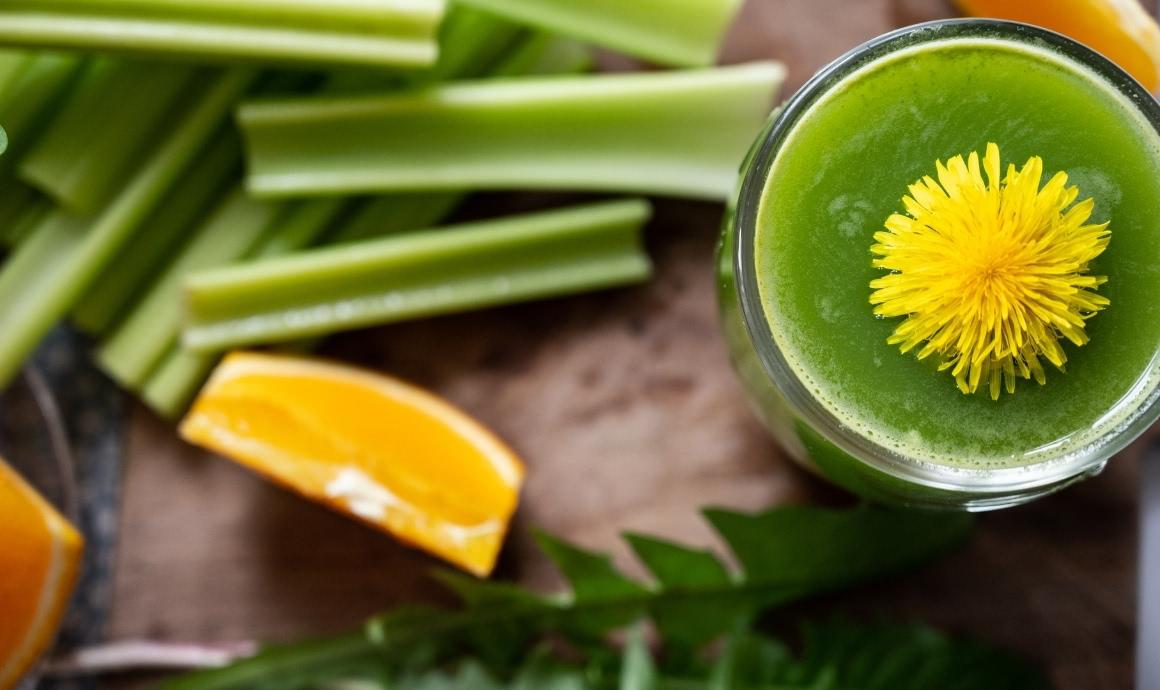 Dandelion juice with orange and celery