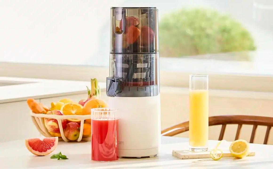 Making freshly pressed juices with the Hurom E30-ST