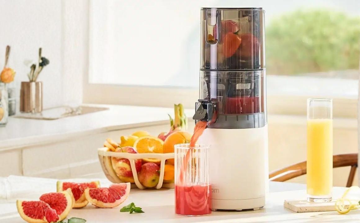 Extracting juice from the Hurom E30-ST