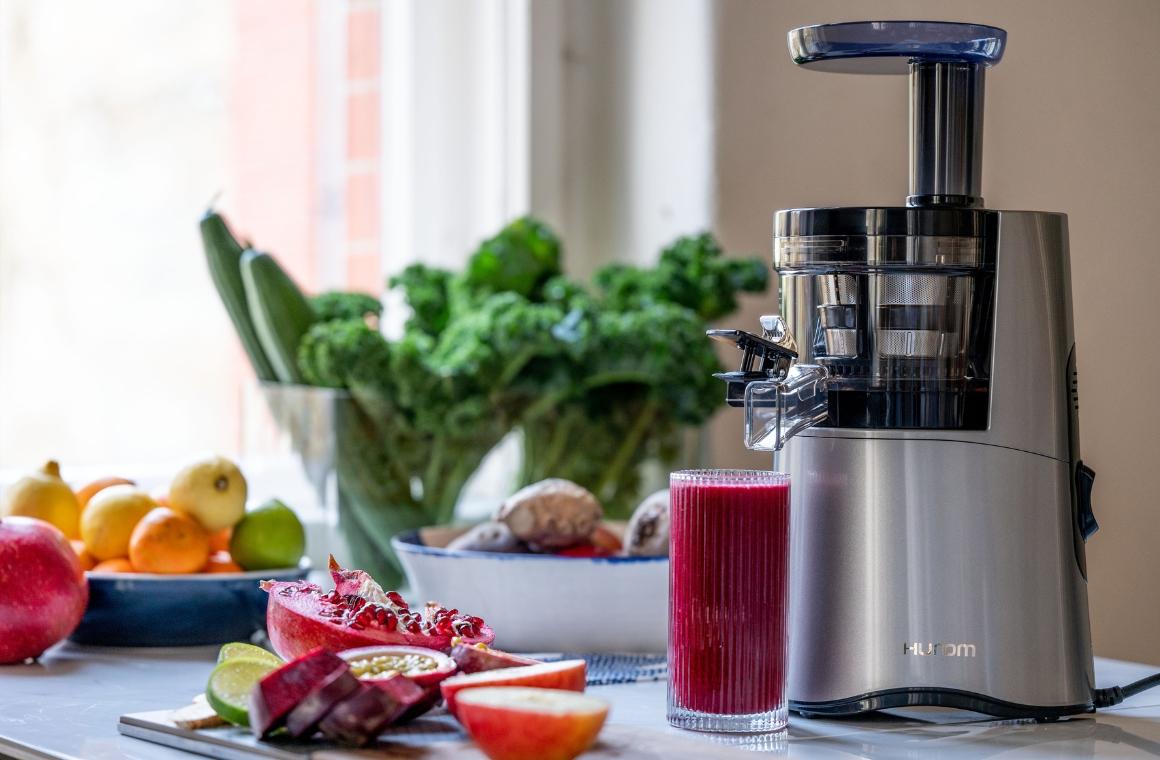 Make freshly pressed juices with the Hurom H-AA