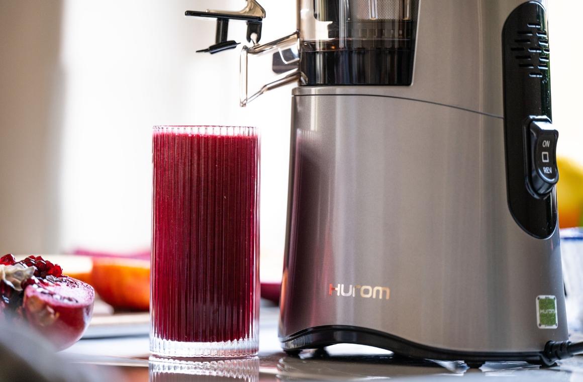 Hurom H-AA: Juice Outlet Flap