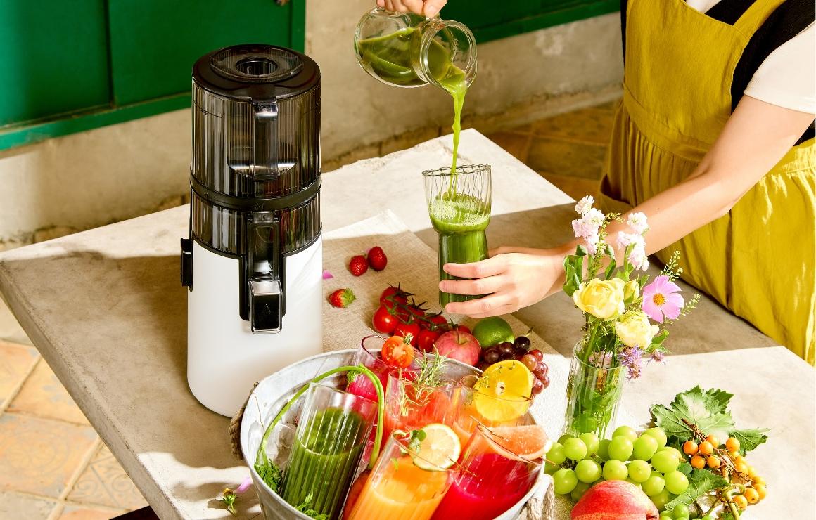 Make green juices with the Hurom H70-ST