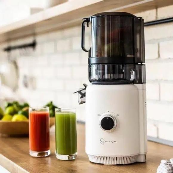 Make green juices and fruit juices with the Sana 818
