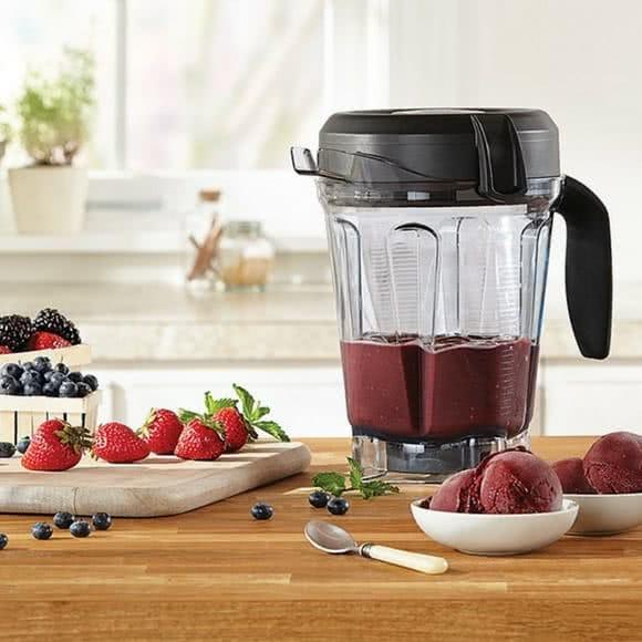 Fruit smoothie in Vitamix E320