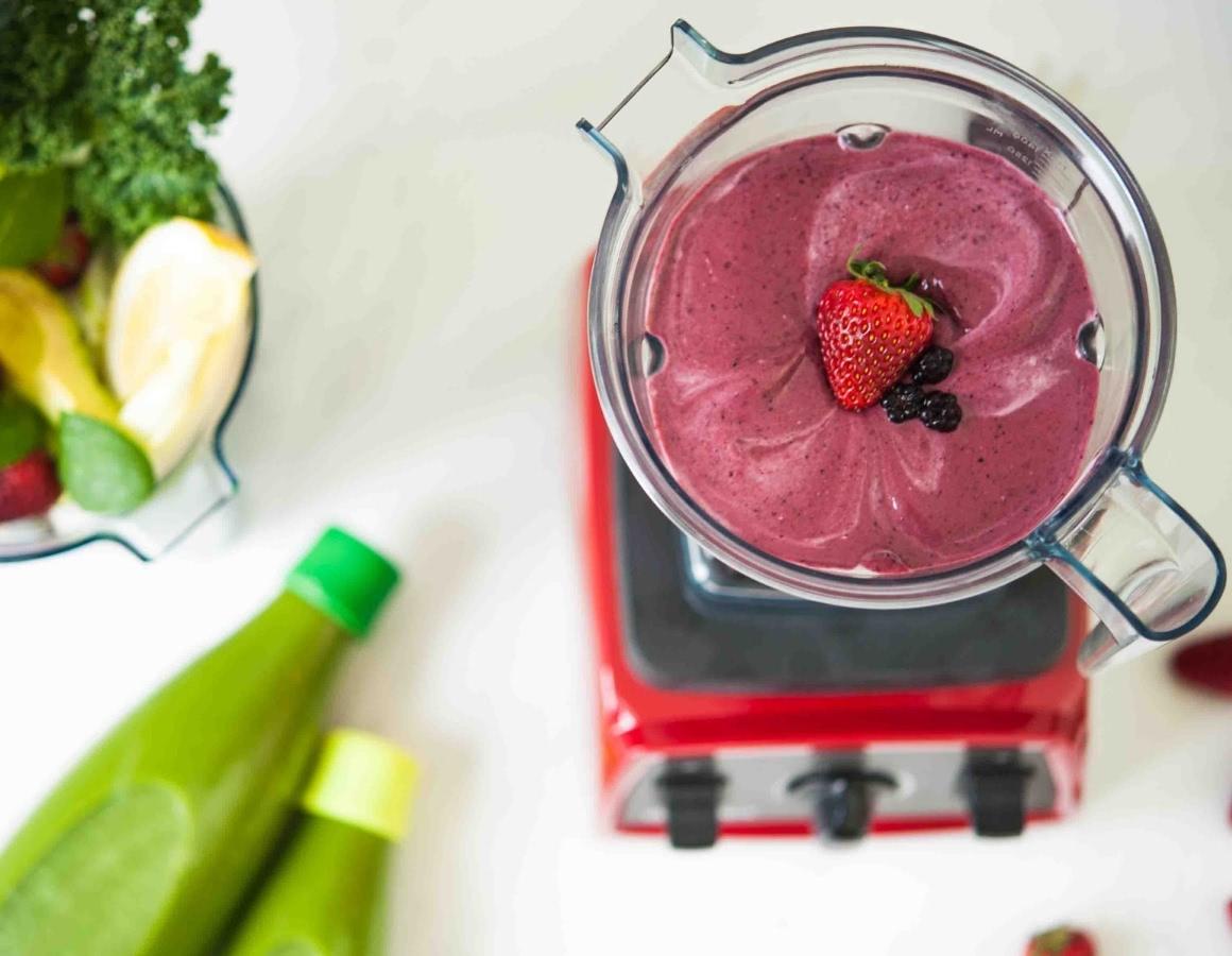 Vitamix Pro 300 with Smoothies, Ingredients and Nicecream